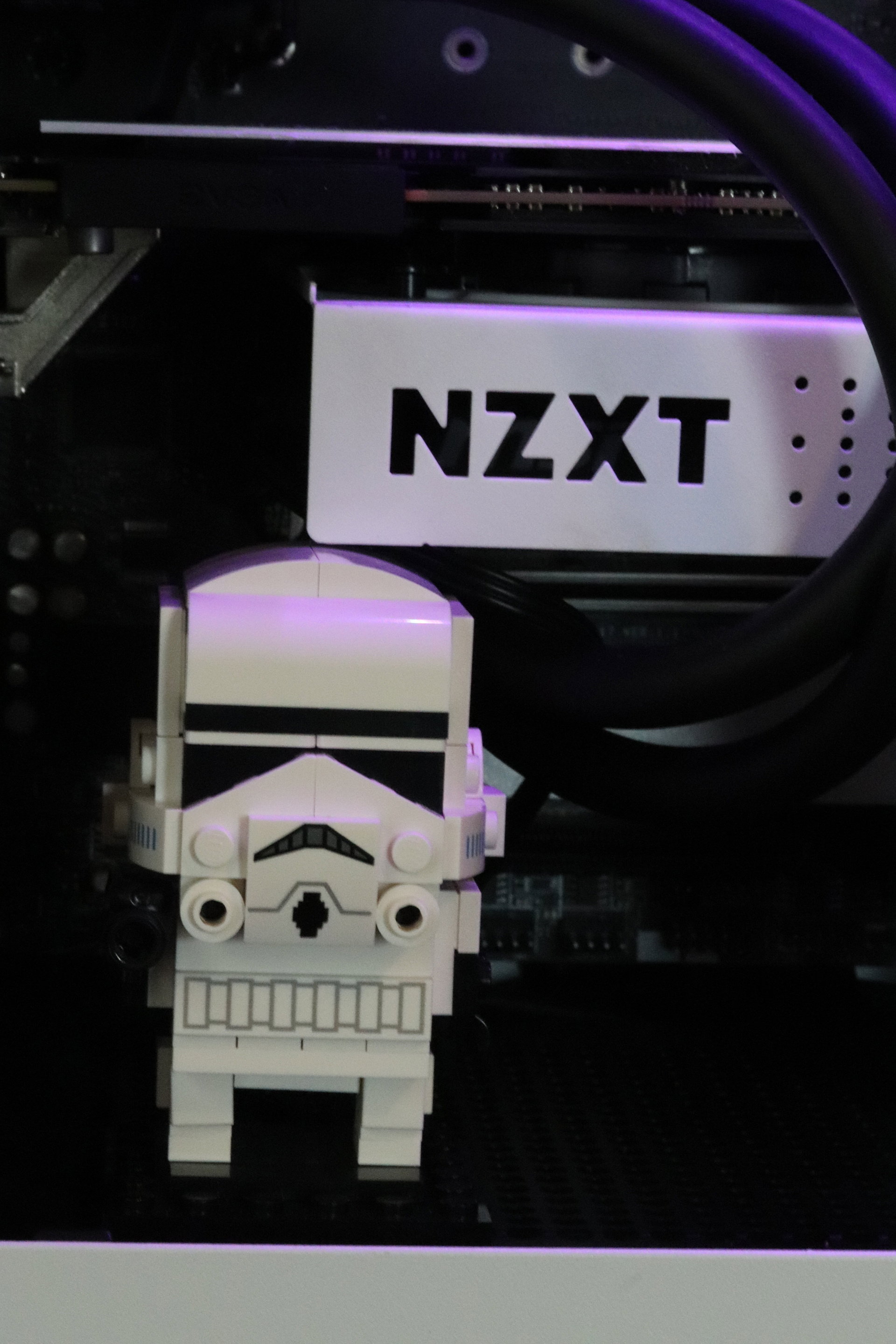 Stormtrooper Using A Computer Stormtrooper Gaming PC » builds.gg