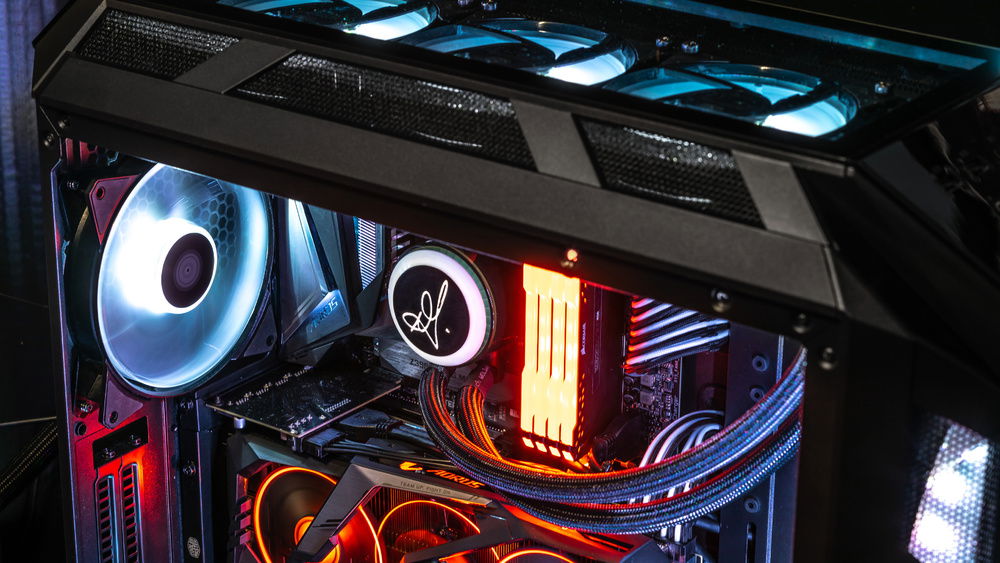 The finished build with a "Fire and Ice" theme.