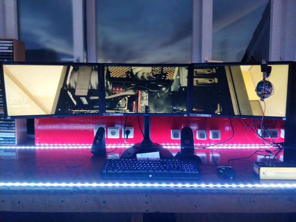 This is to show how i have set-up my displays.