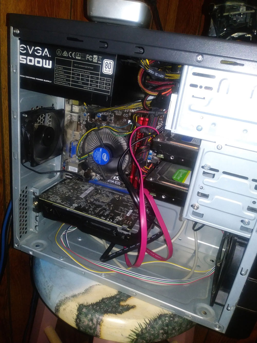 The horendous innards of my pc.