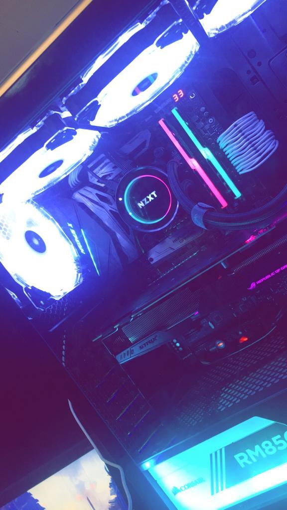 Close up picture on the computer. Please read about me on my profile.