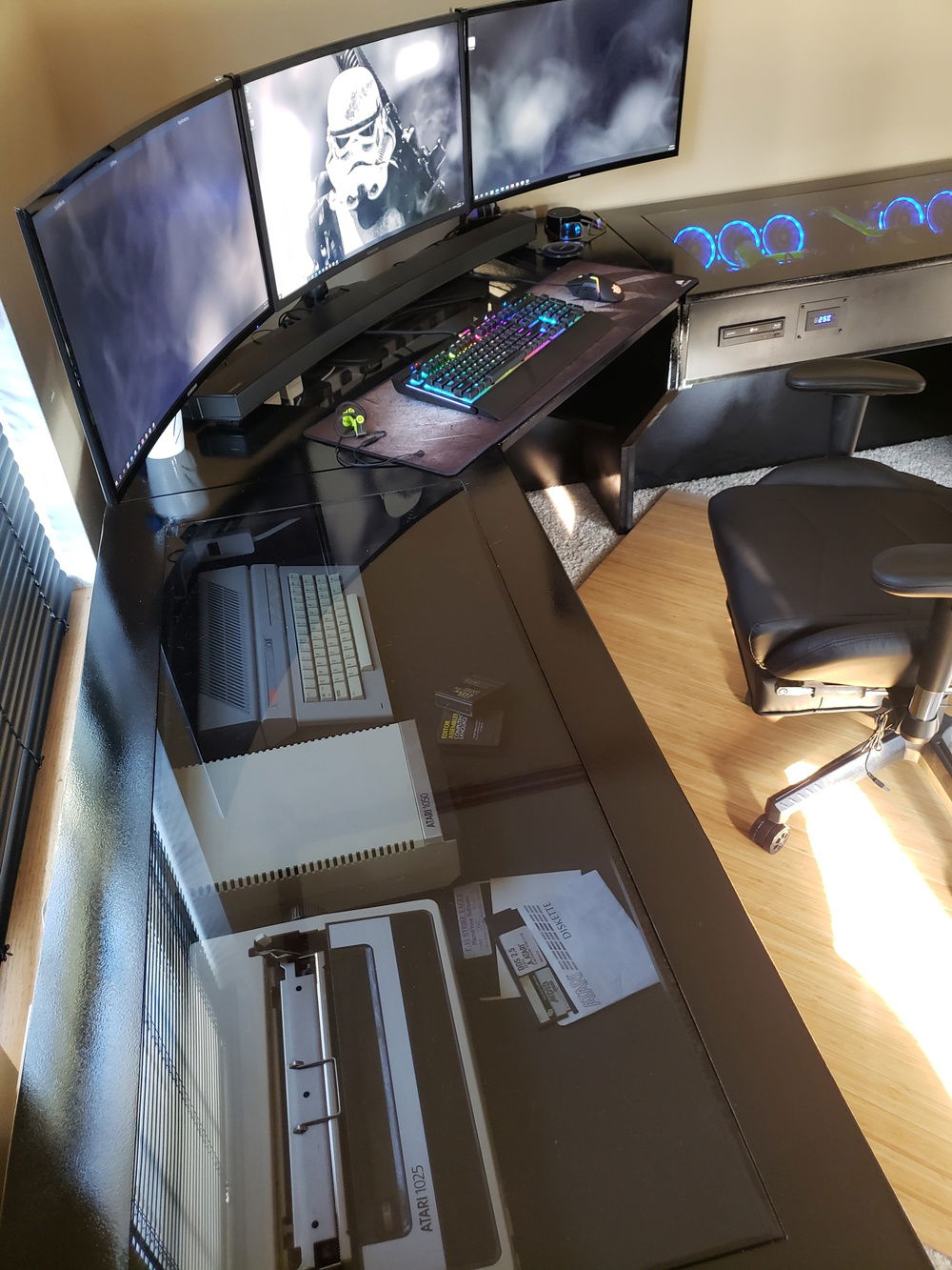 Left side - display case for my vintage Atari 130XE, FDD and dot matrix printer