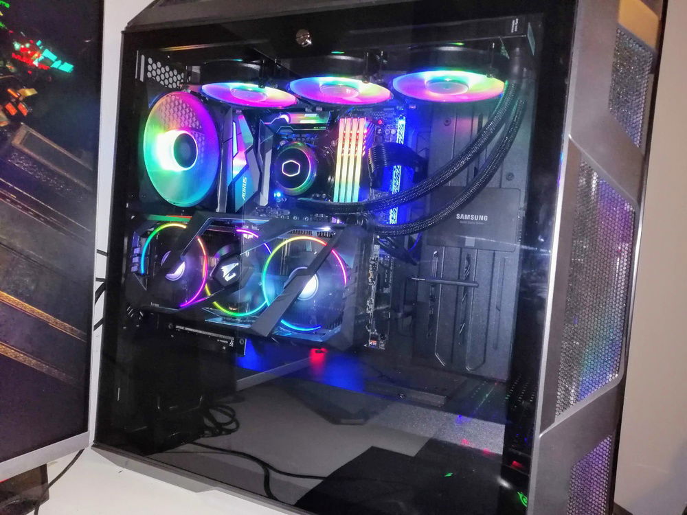 Side shot showing internals and GPU
