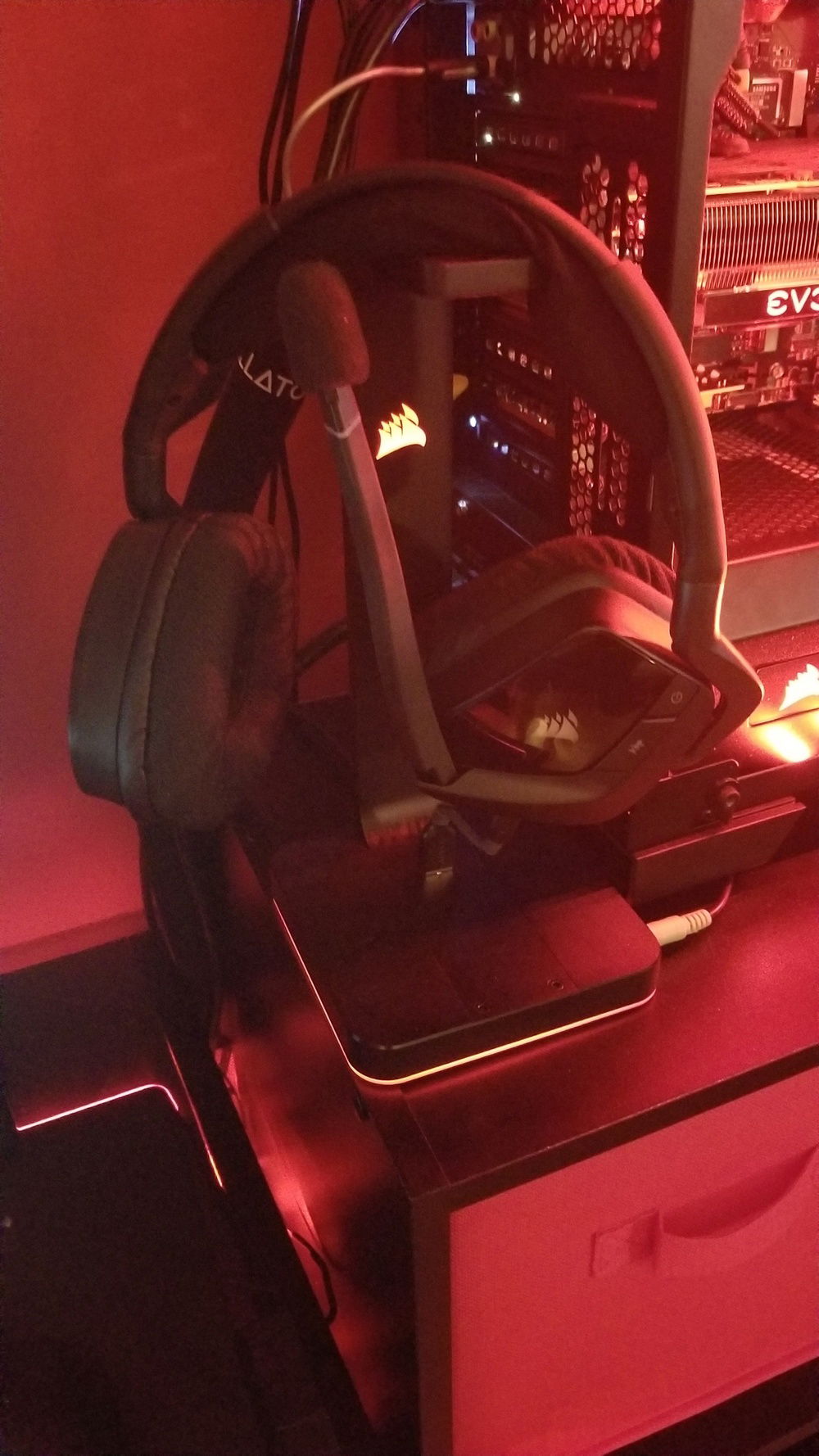 Headset and Headset Stand