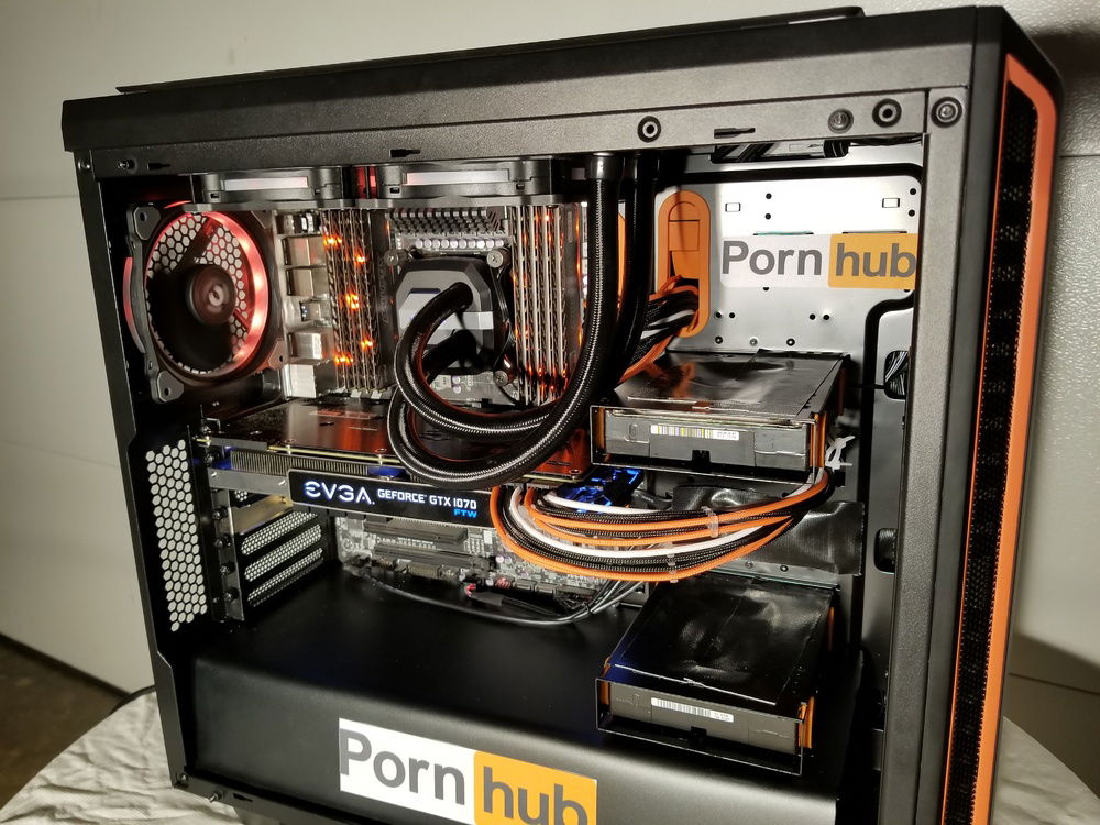 Fans look red in these pictures but they are indeed orange as well.