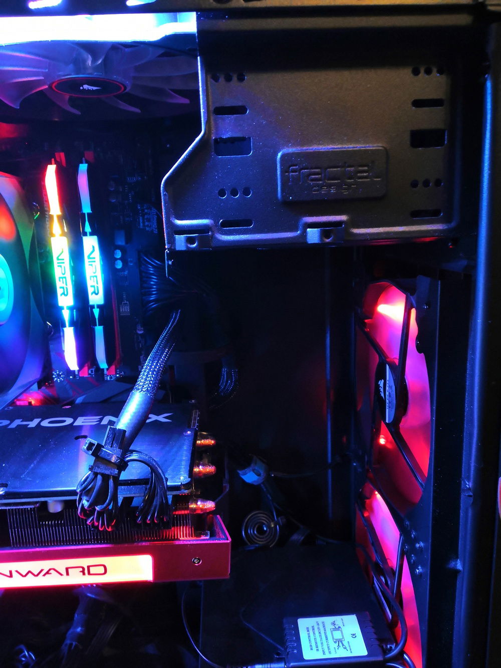 Cable managment and not working upper fan (still waiting for Y cable 2 fans to 1 connector)