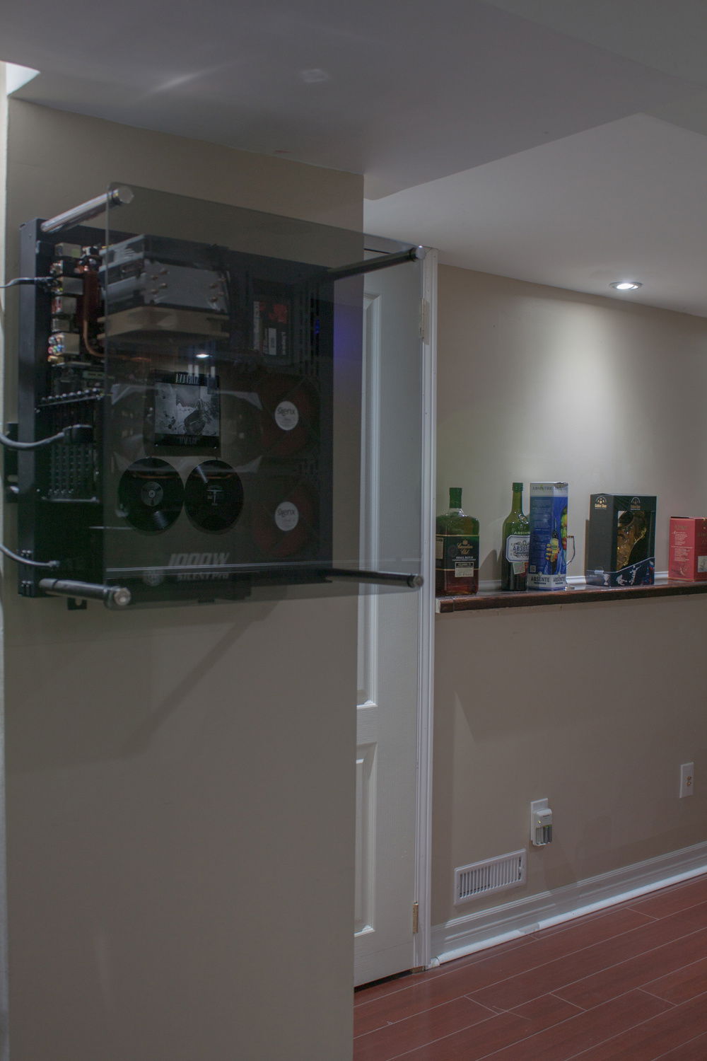 Wall Mounted PC, Tempered Glass makes it hard to see the insides