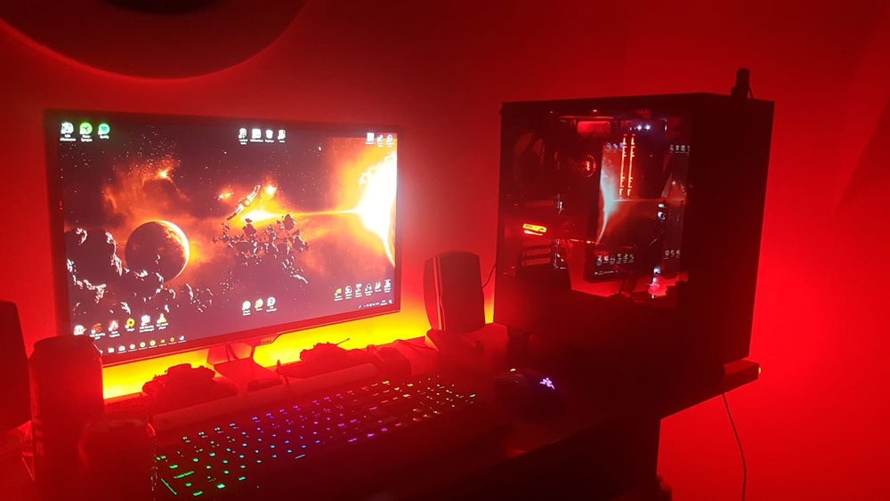 new pics with new gpu and psu and cable mods