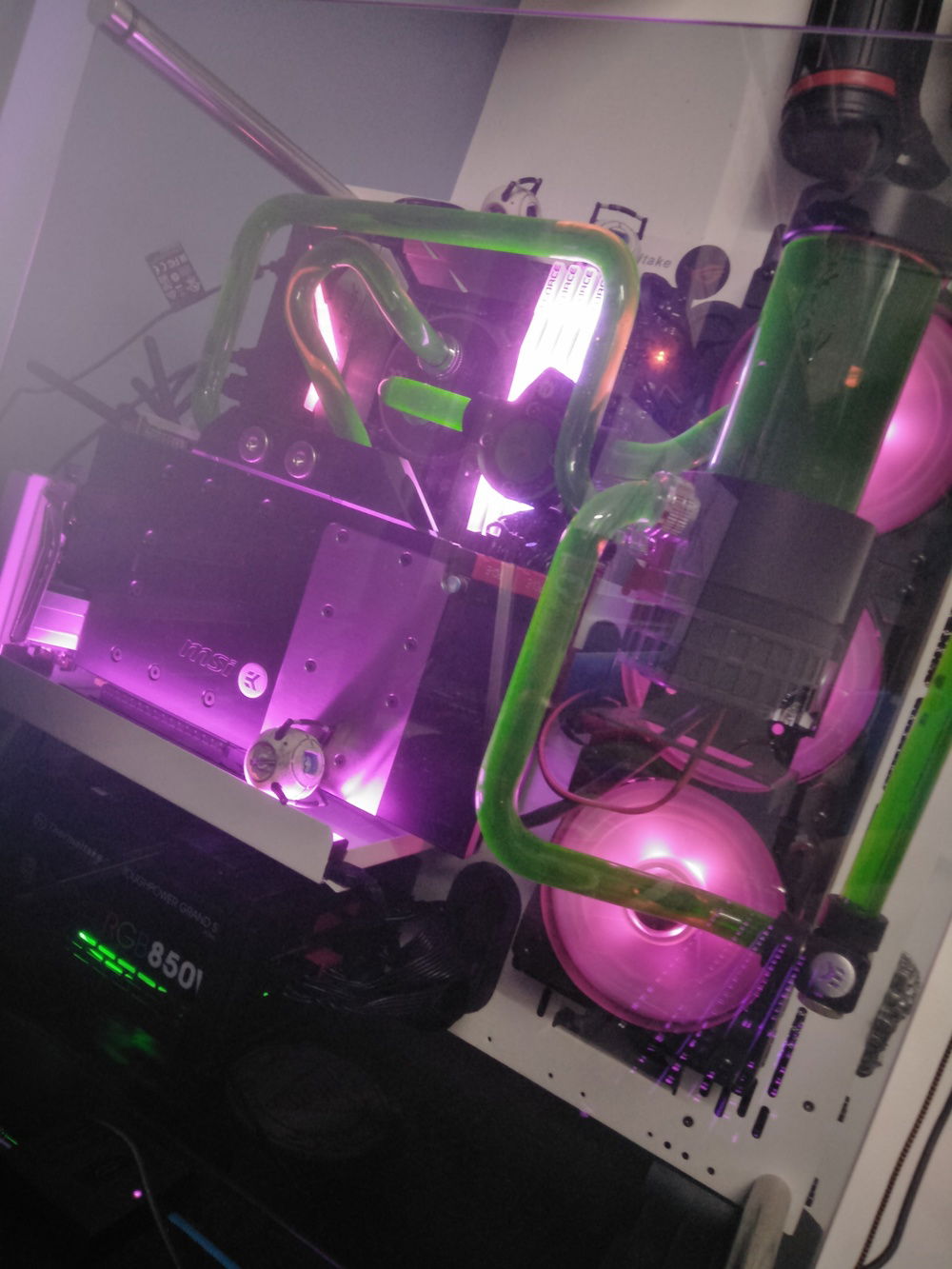 Again so hard to get the photo but my usual set up for the RGB ( Purple static or breathing)