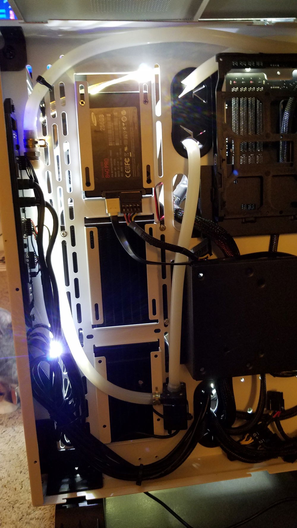 Cable/tube management