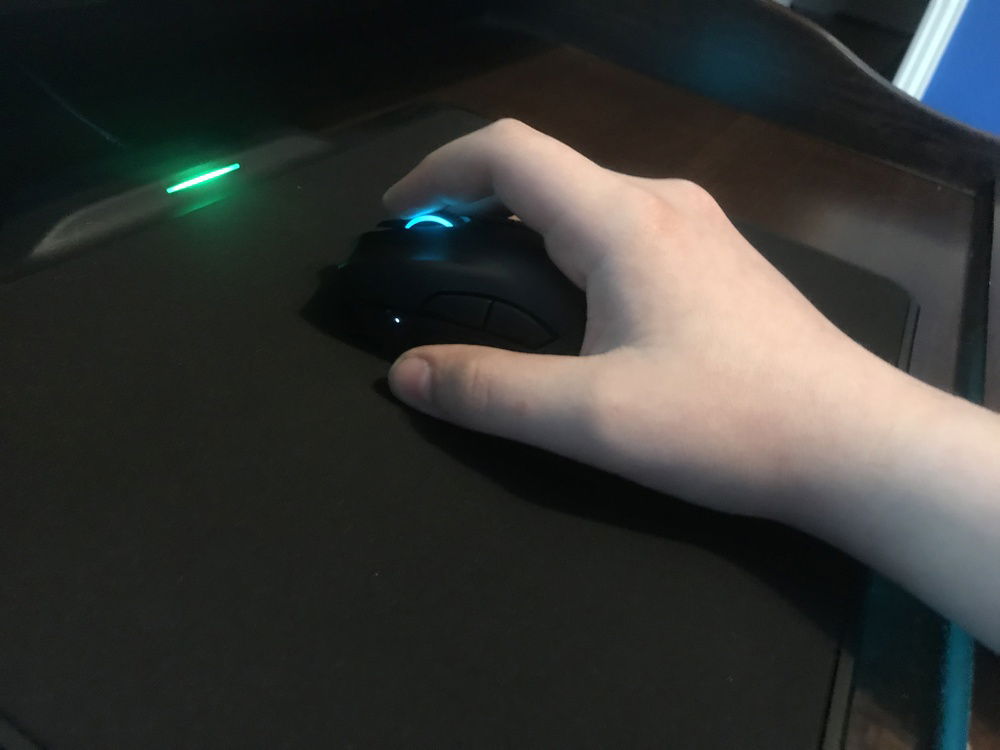 Another angle of Razer Mamba Hyperfux