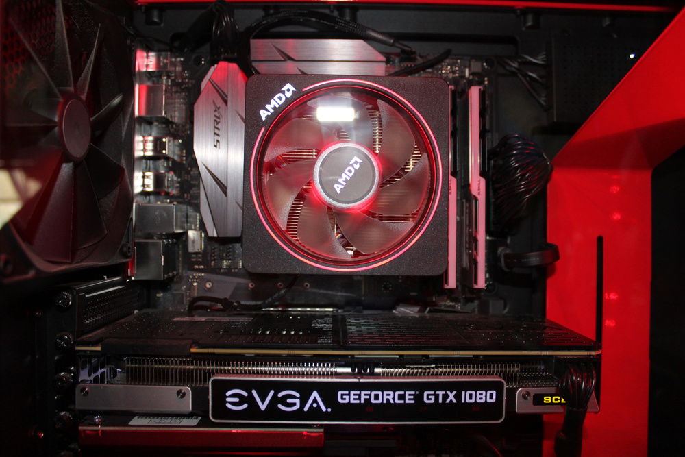 (Flash On) Picture of the CPU Cooler.