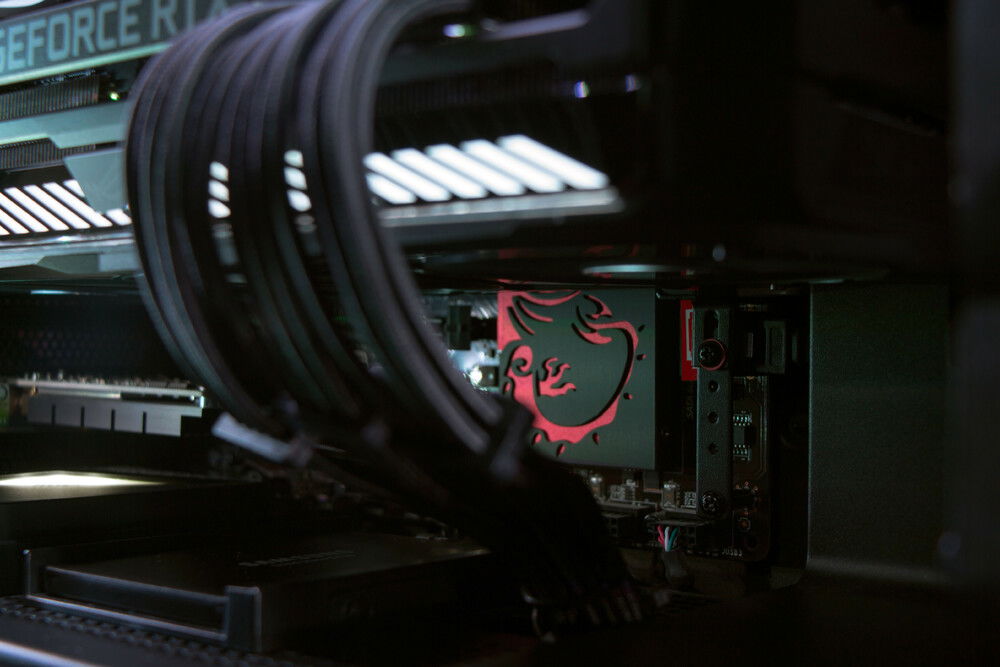 [UPDATE] Added Lian-Li BG-001 since the gpu is so huge